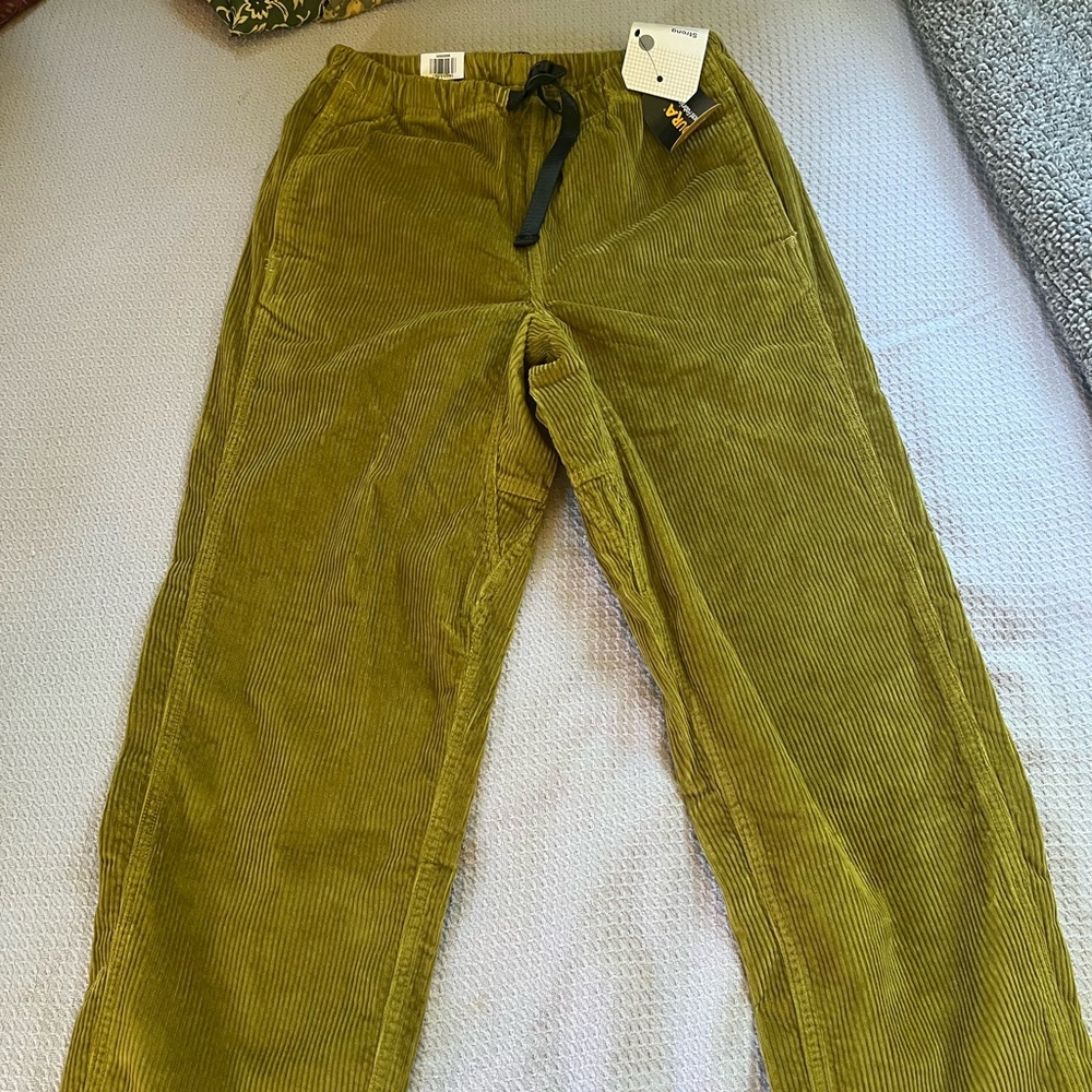 Levi’s pull on corduroy pants men’s small NWT